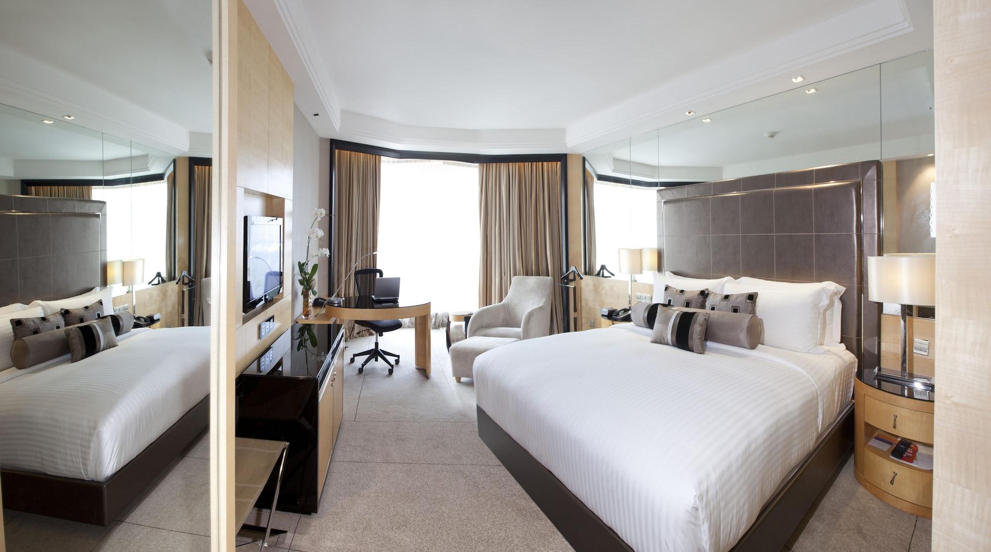 Dorsett Grand Subang 5*